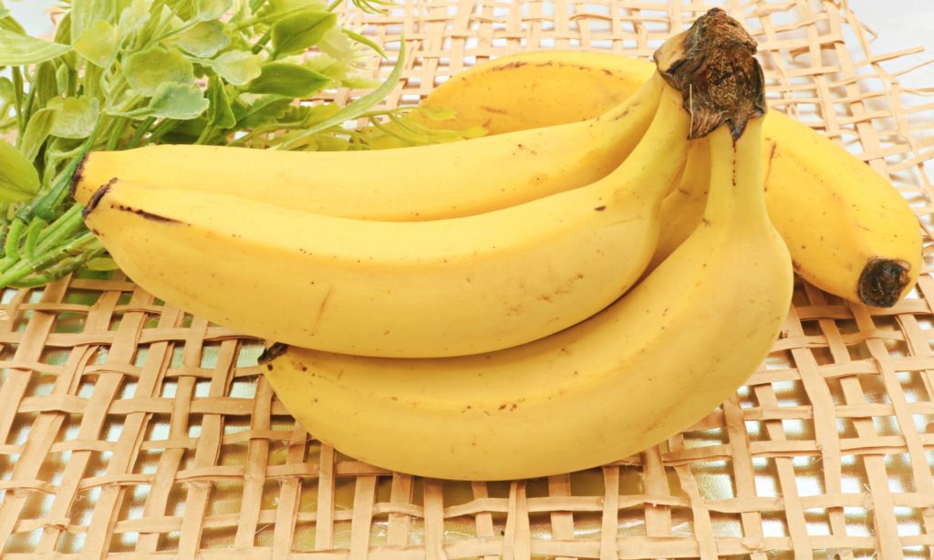 皮にも栄養素があり食べれるバナナ？エネルギー源や消化器官などの健康にも